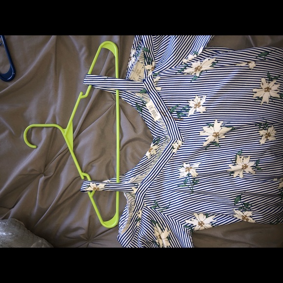 Off The Shoulder Flower Shirt - Picture 2 of 2